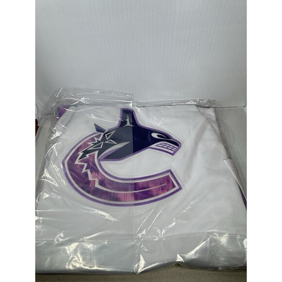 Size L Fanatics Vancouver Canucks Hockey Fights Cancer Jersey 2024 NHL NEW - Picture 3 of 3